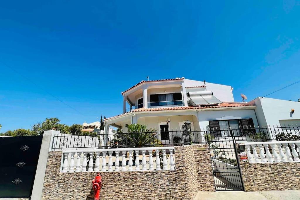 Charming 5 Bed Private Villa - Quarteira Bagian luar foto